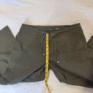 Prana khaki Green Cargo travel hiking women’s size Small